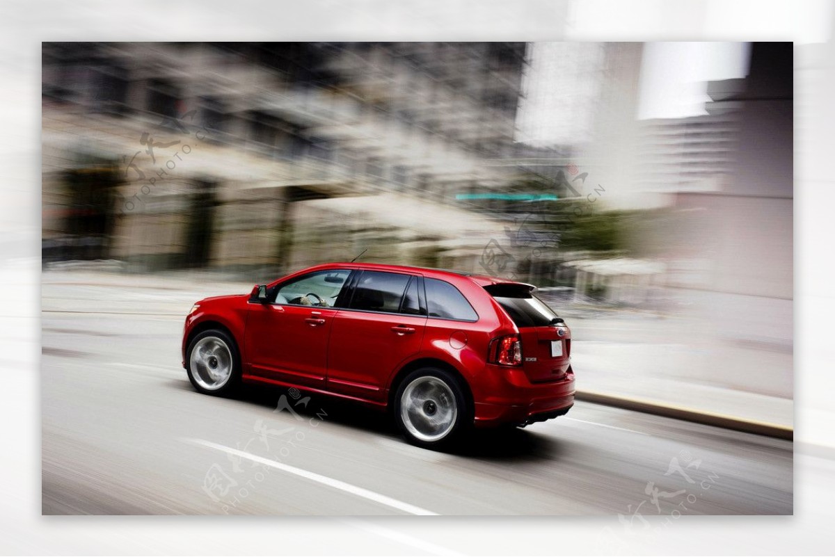 奔驰中的红色宝马X6图片