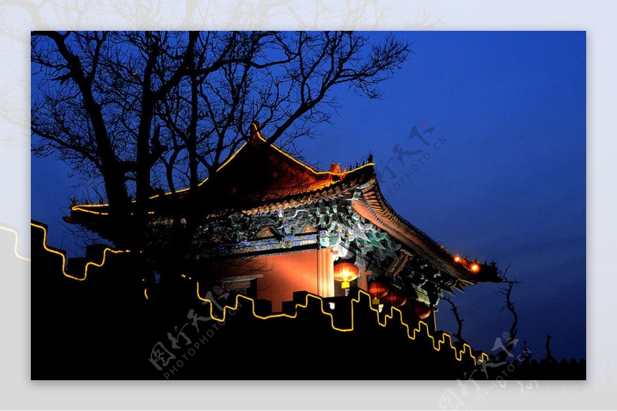 泰山岱庙夜景图片