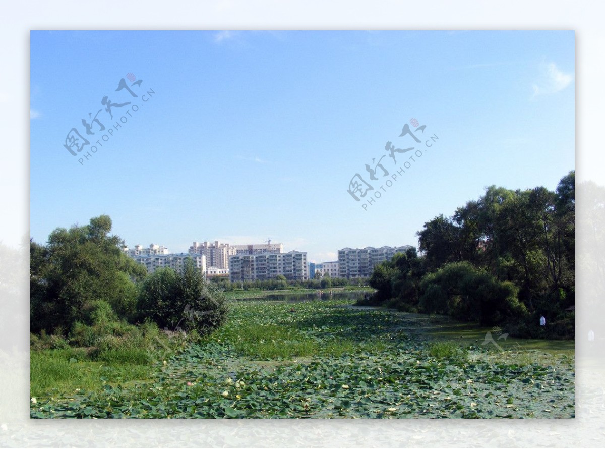 牡丹江公园人工湖景区图片