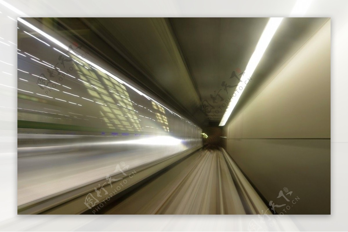地铁隧道极速图片