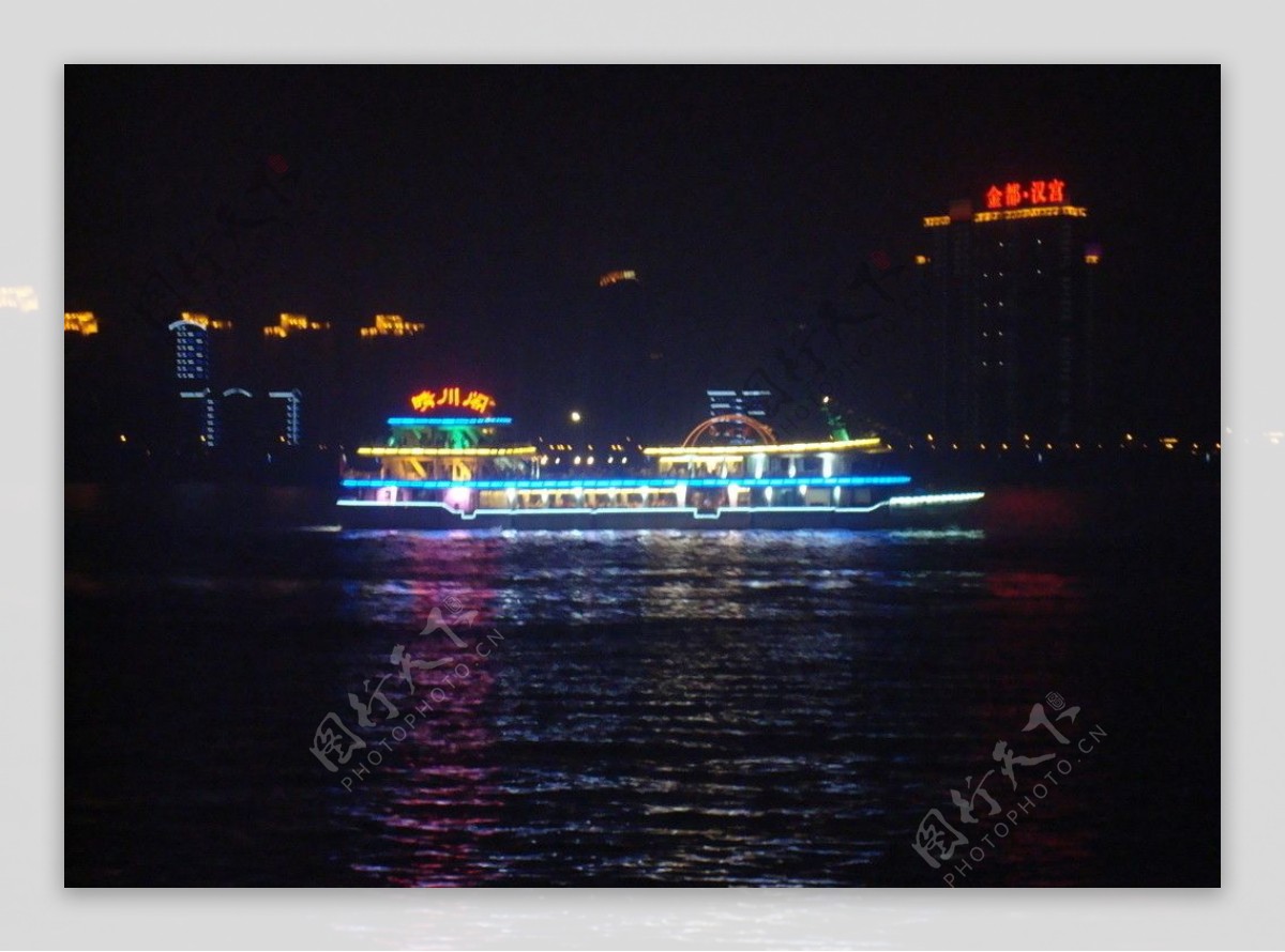 长江游轮夜景图片