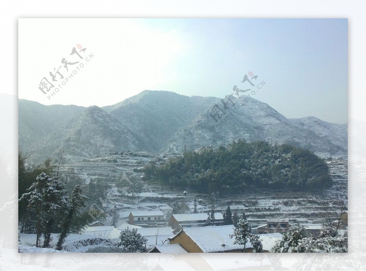 安岭雪景图片
