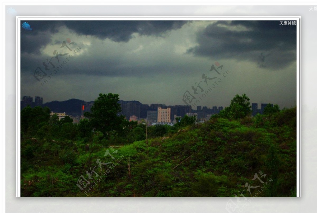 广东暴雨气象景观图片