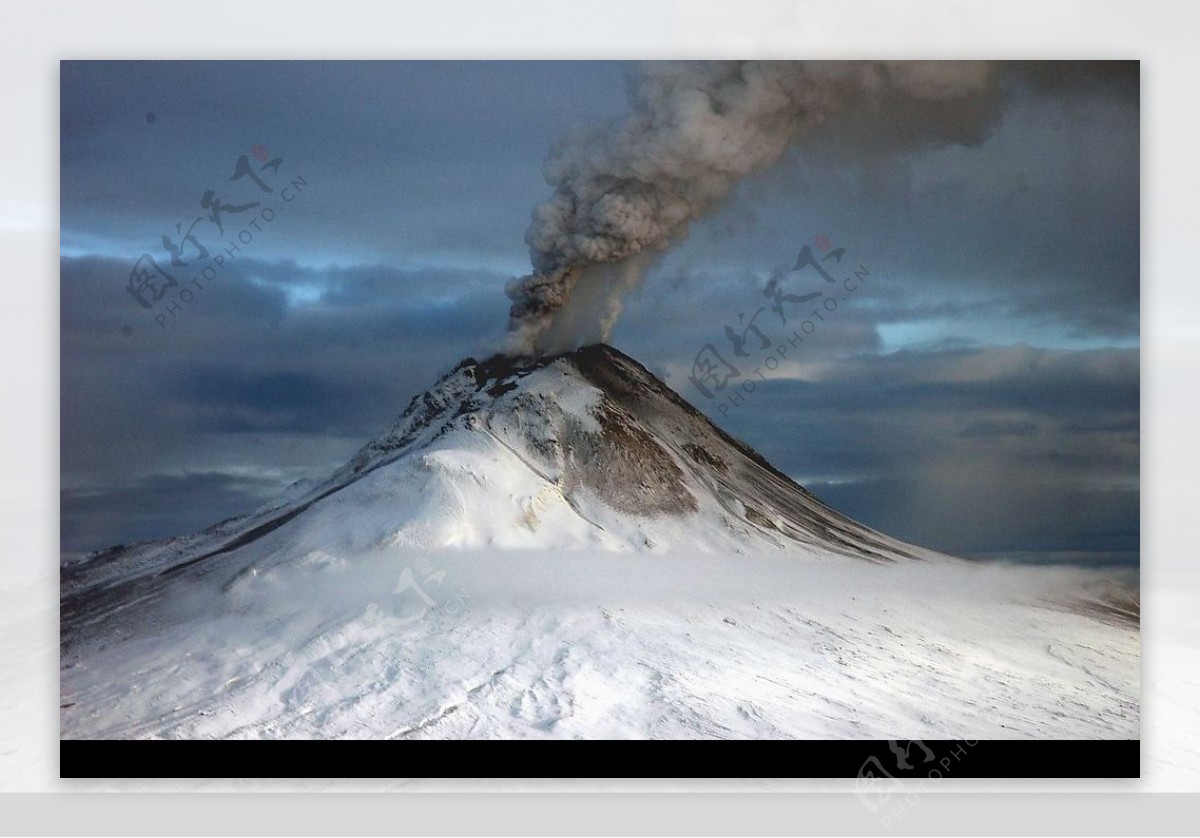 圣奥古斯丁火山喷发图片
