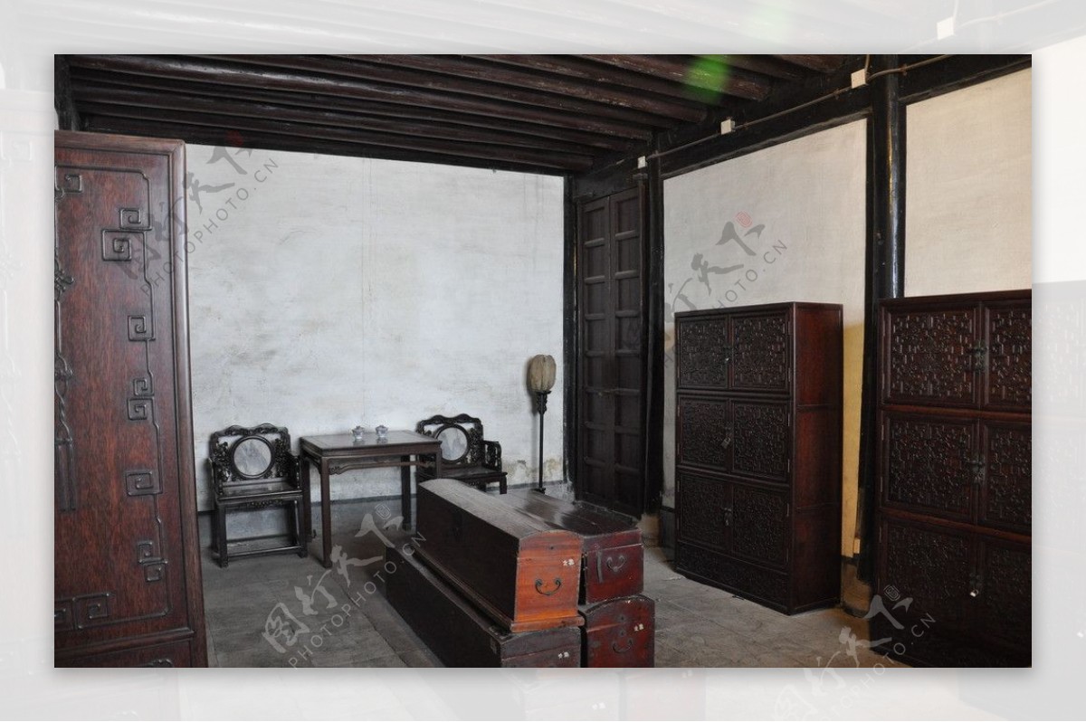 中式传行李室图片