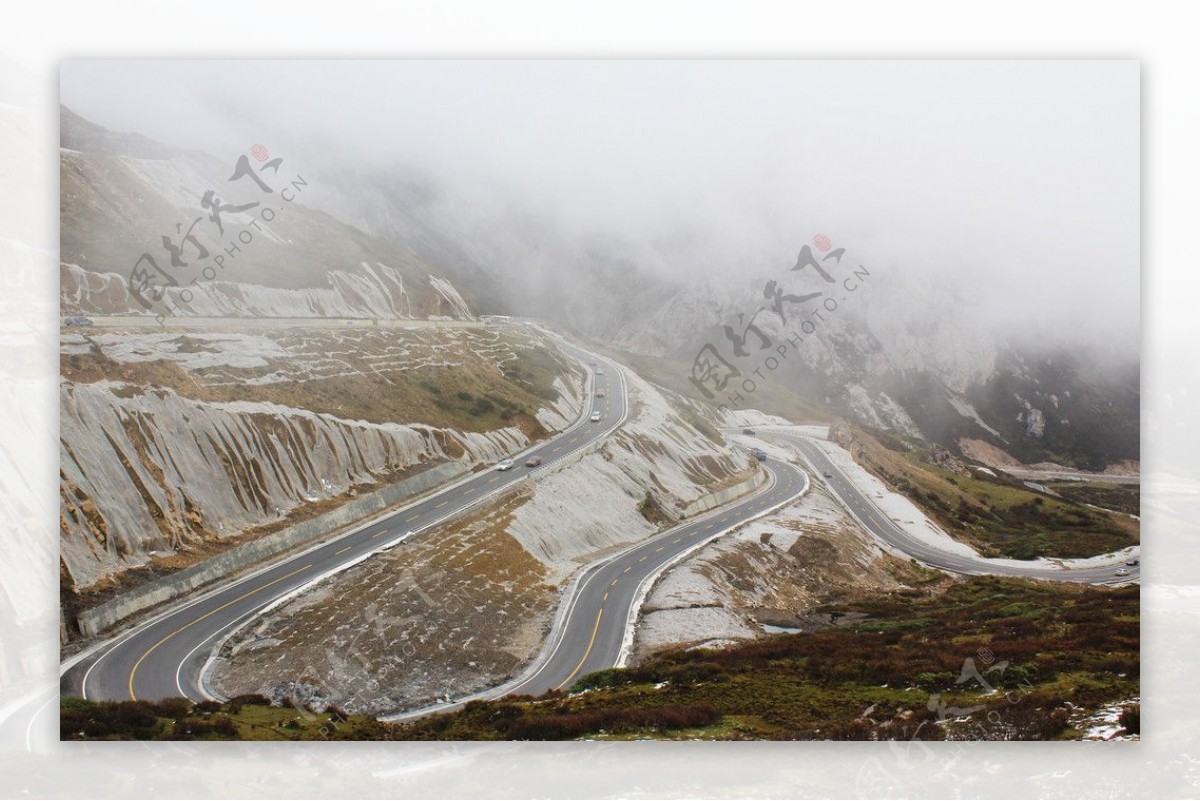 蜿蜒公路图片