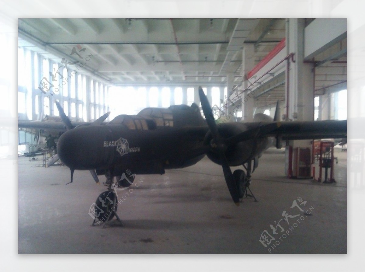 北航校园内的黑寡妇战机图片