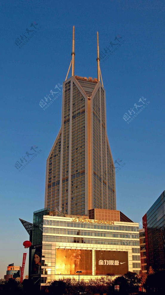 上海浦西最高楼世茂国际广场图片