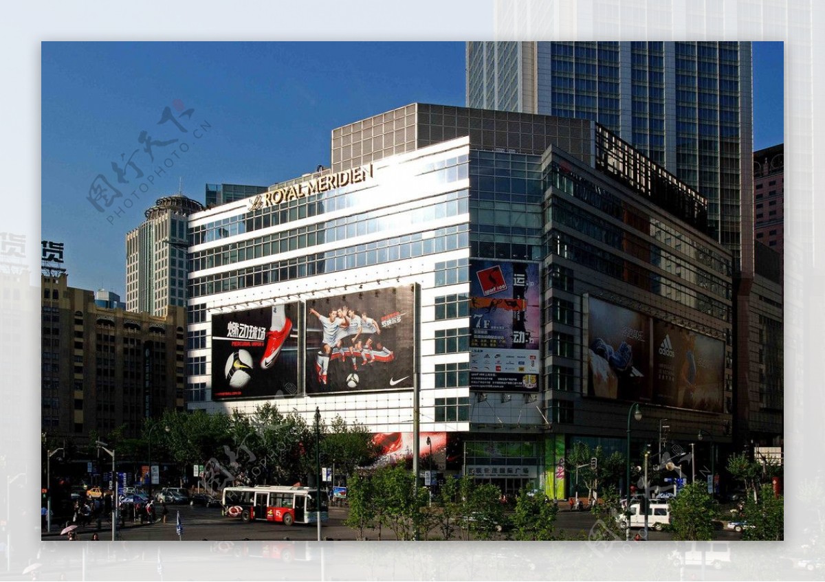 上海西藏路南京路口世茂國際購物廣場图片