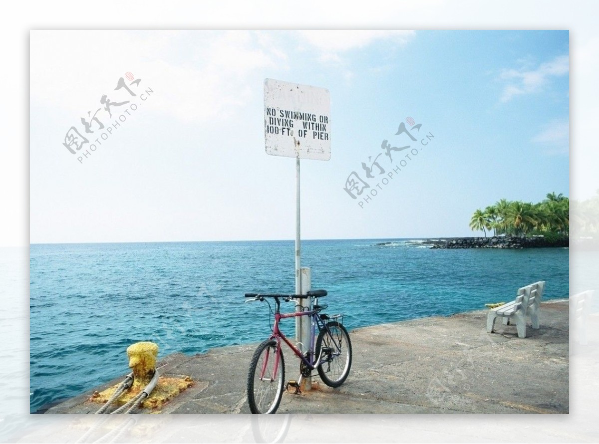 海边单车图片