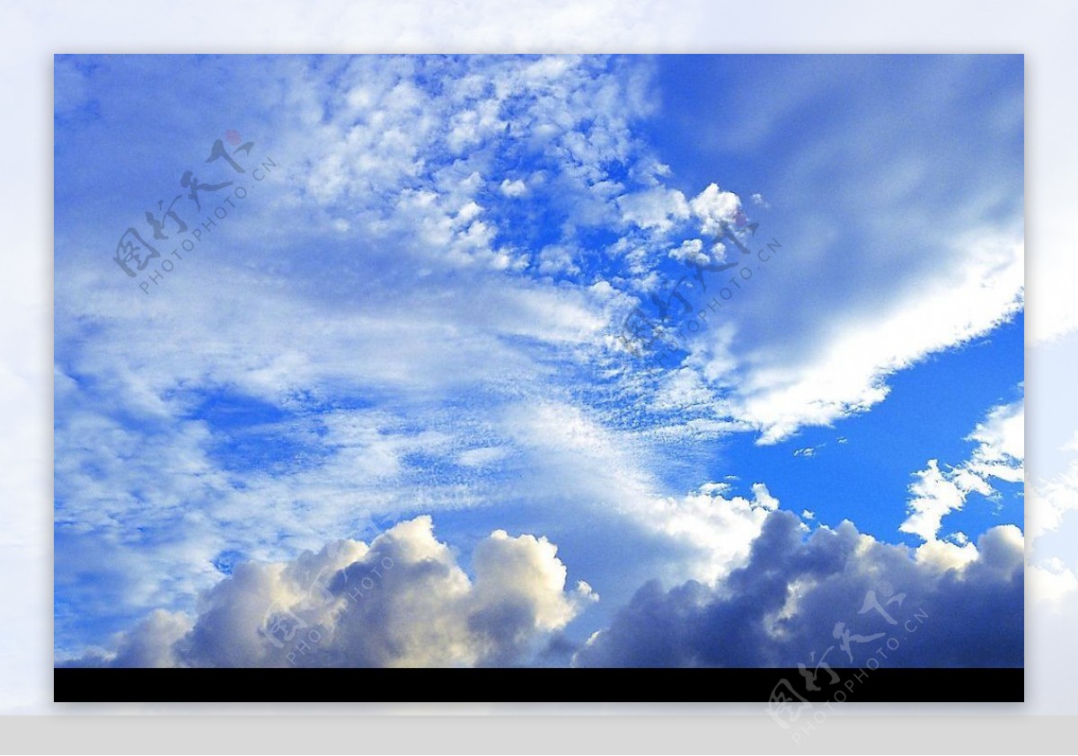 清晰的蓝天白云图片