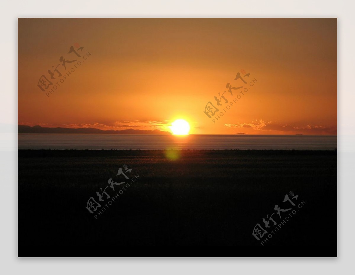 青海湖湖东夕阳图片