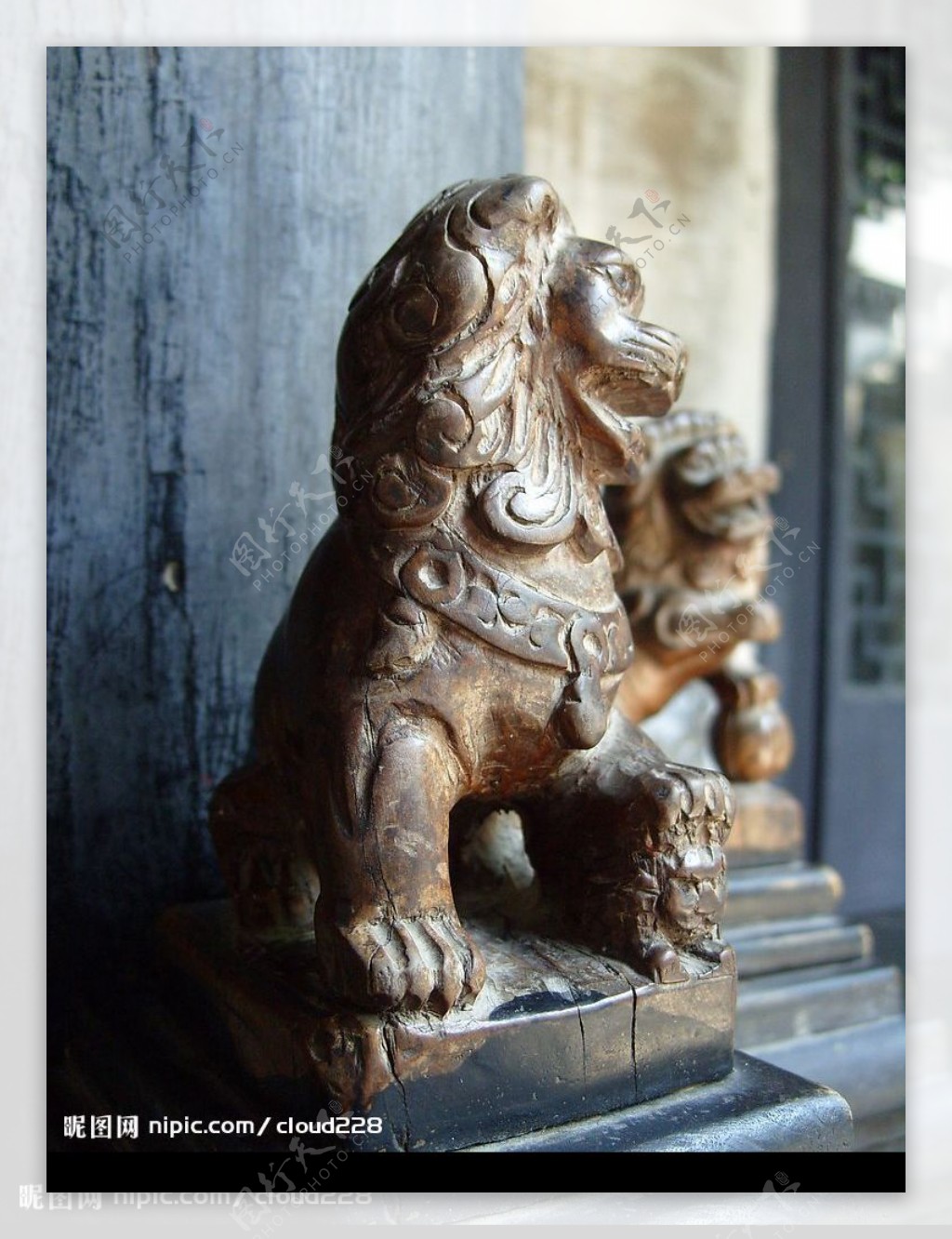 木雕狮子图片