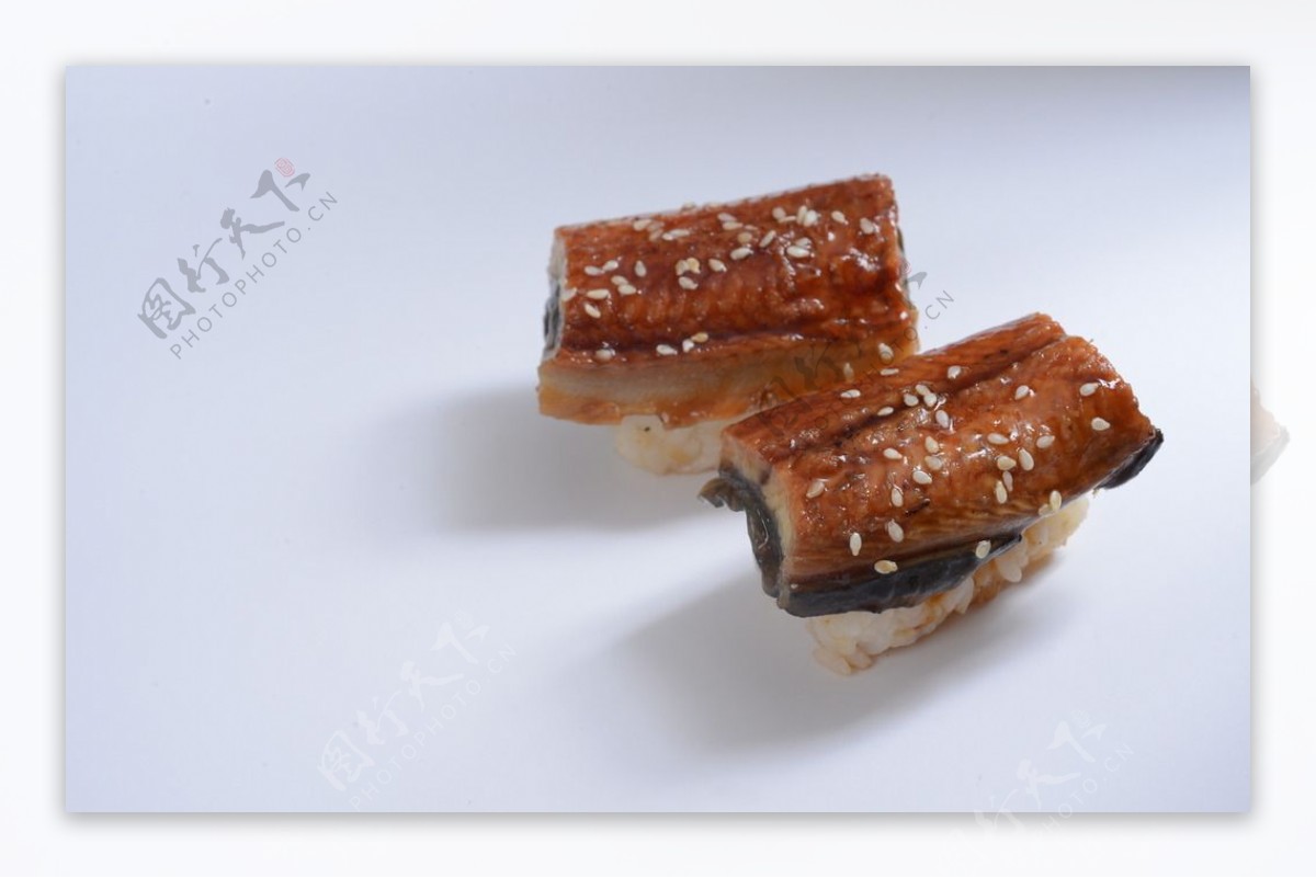 厚烧鳗鱼寿司图片