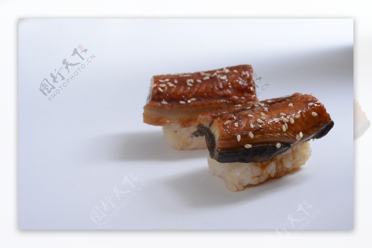 厚烧鳗鱼寿司图片