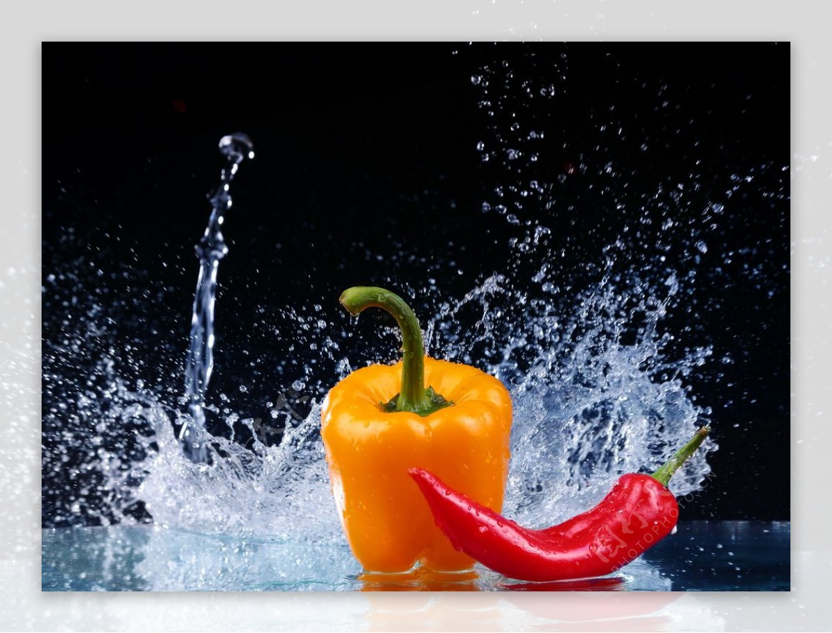 水溅蔬菜图片