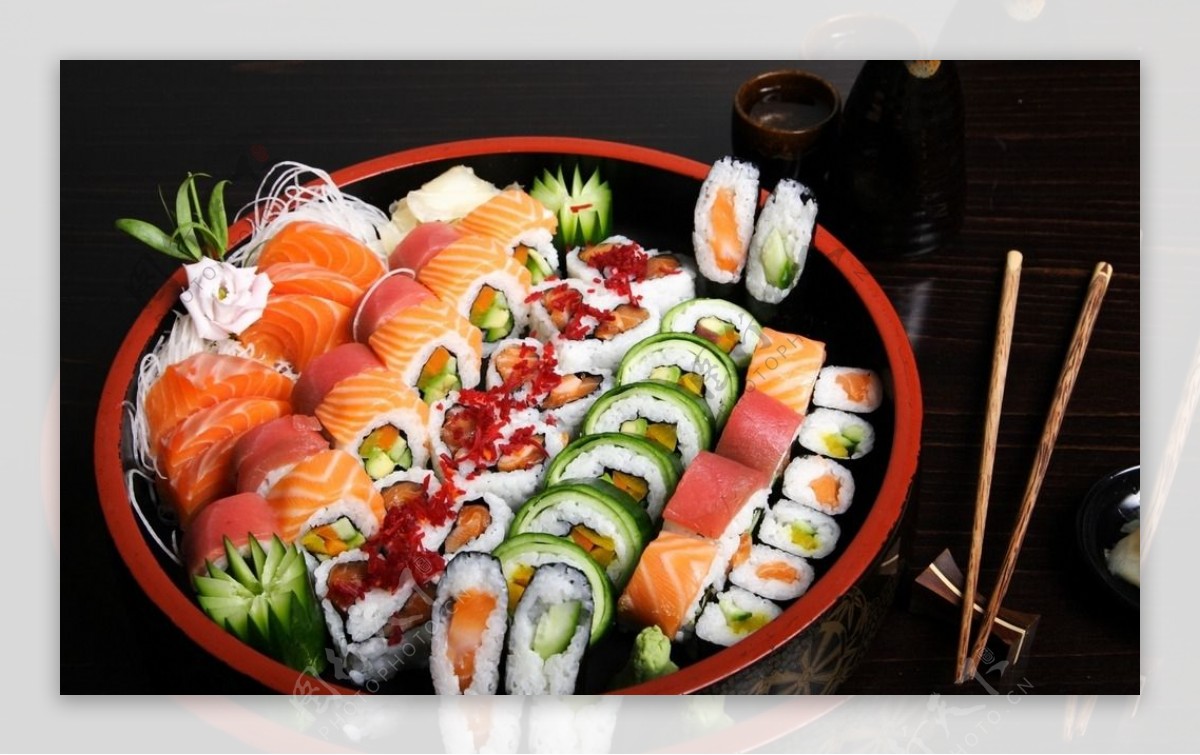 日餐美食寿司拼盘三文鱼寿司图片