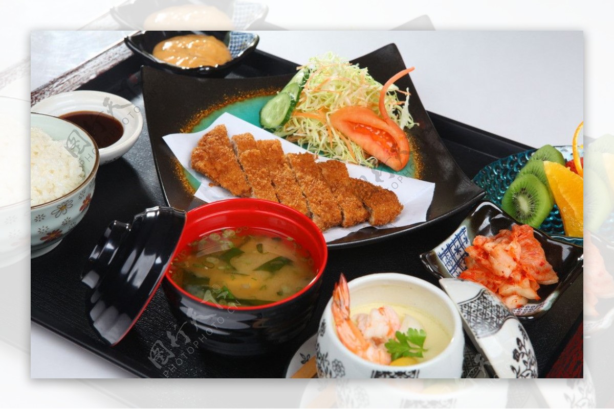 日式鸡排饭套餐图片