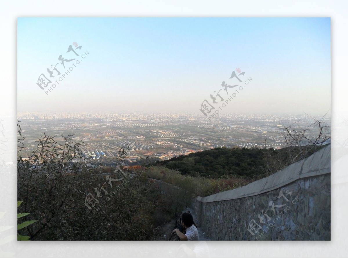 登山观北京图片