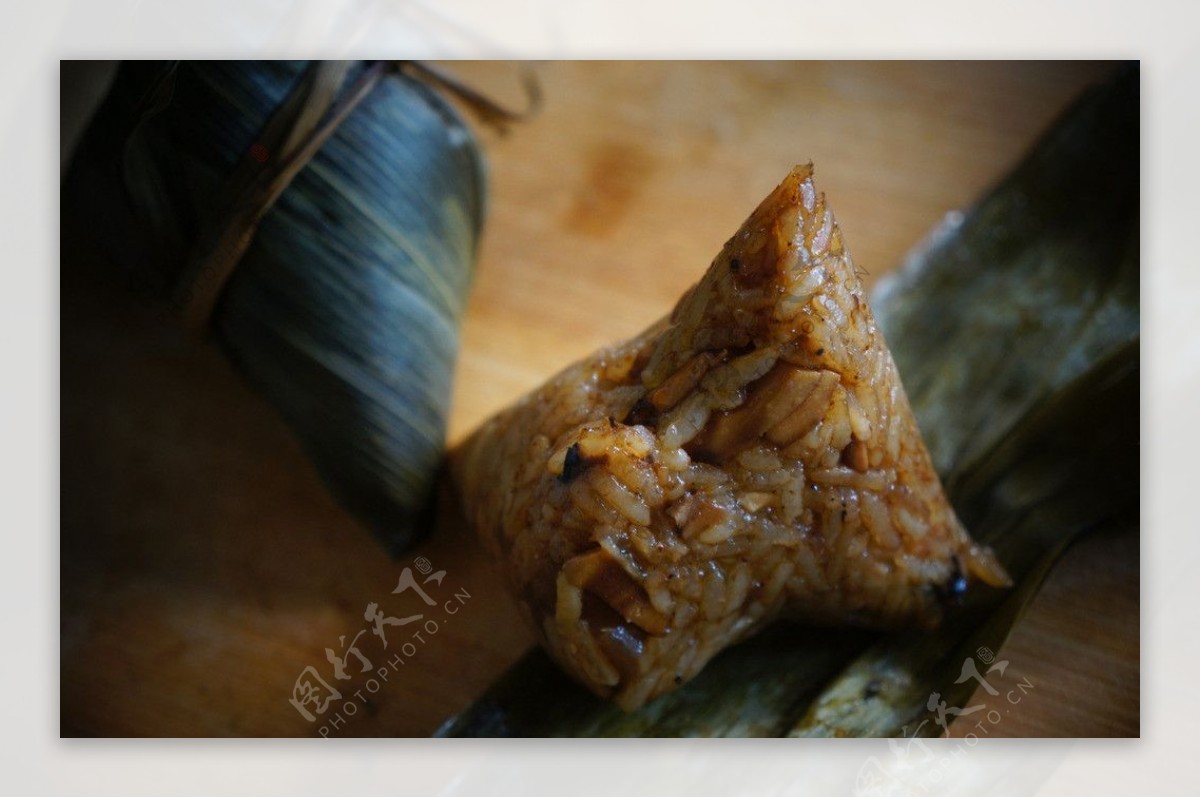 台湾卤肉粽图片