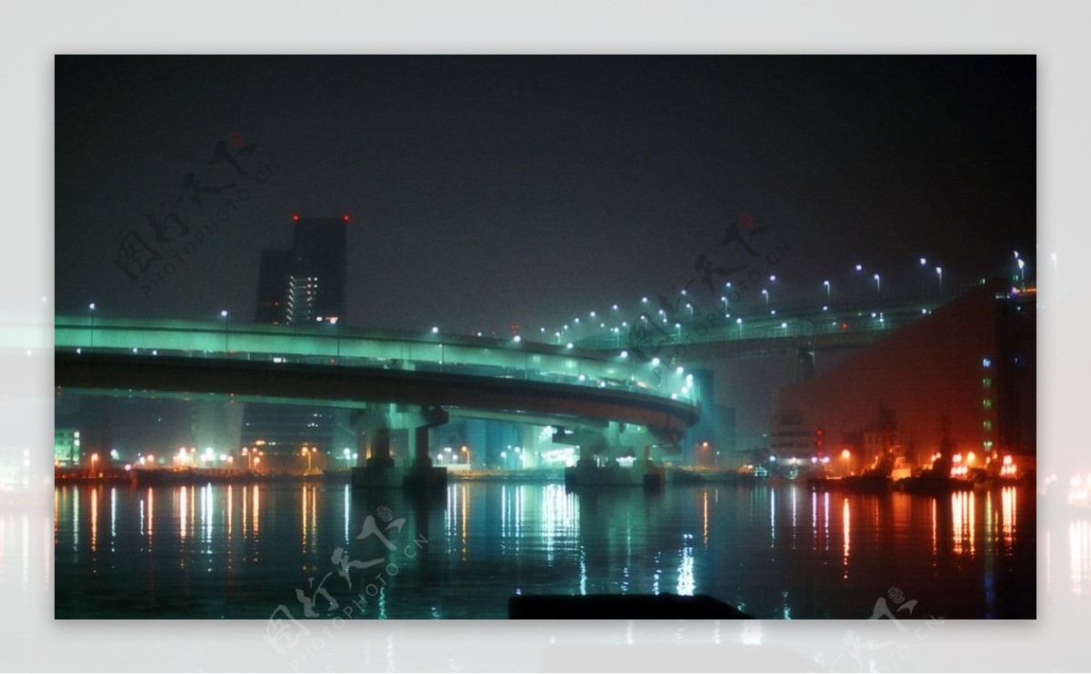 上海深夜的码头图片