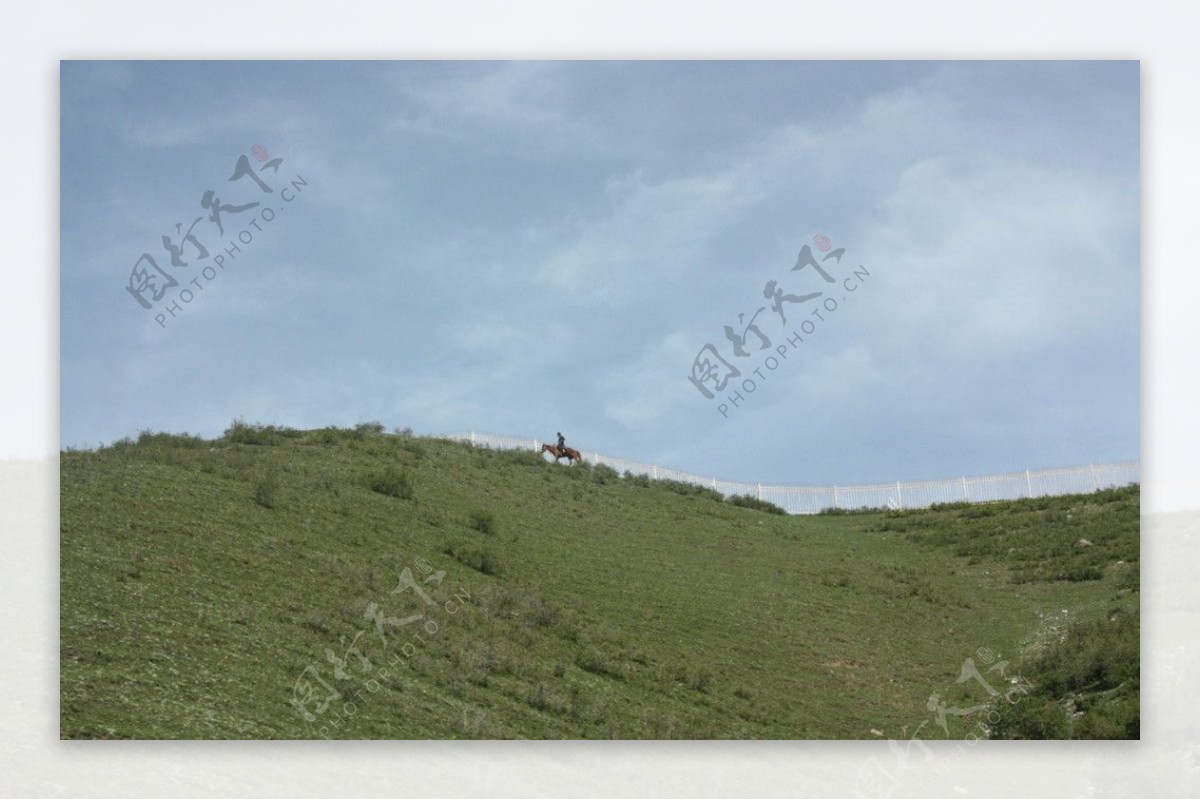 南山牧场距市区75公里地处中山与低山过渡带海拔2252米图片