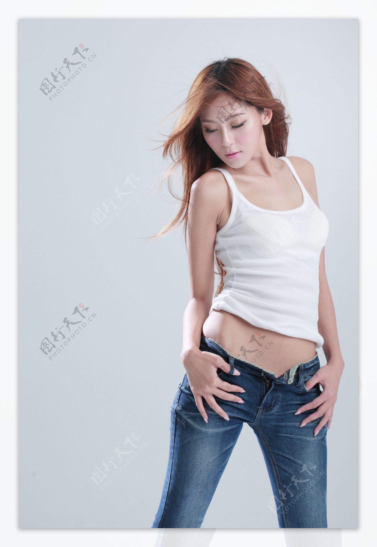 牛仔裤美女-魅丝社-专注分享美女写真名站摄影图集