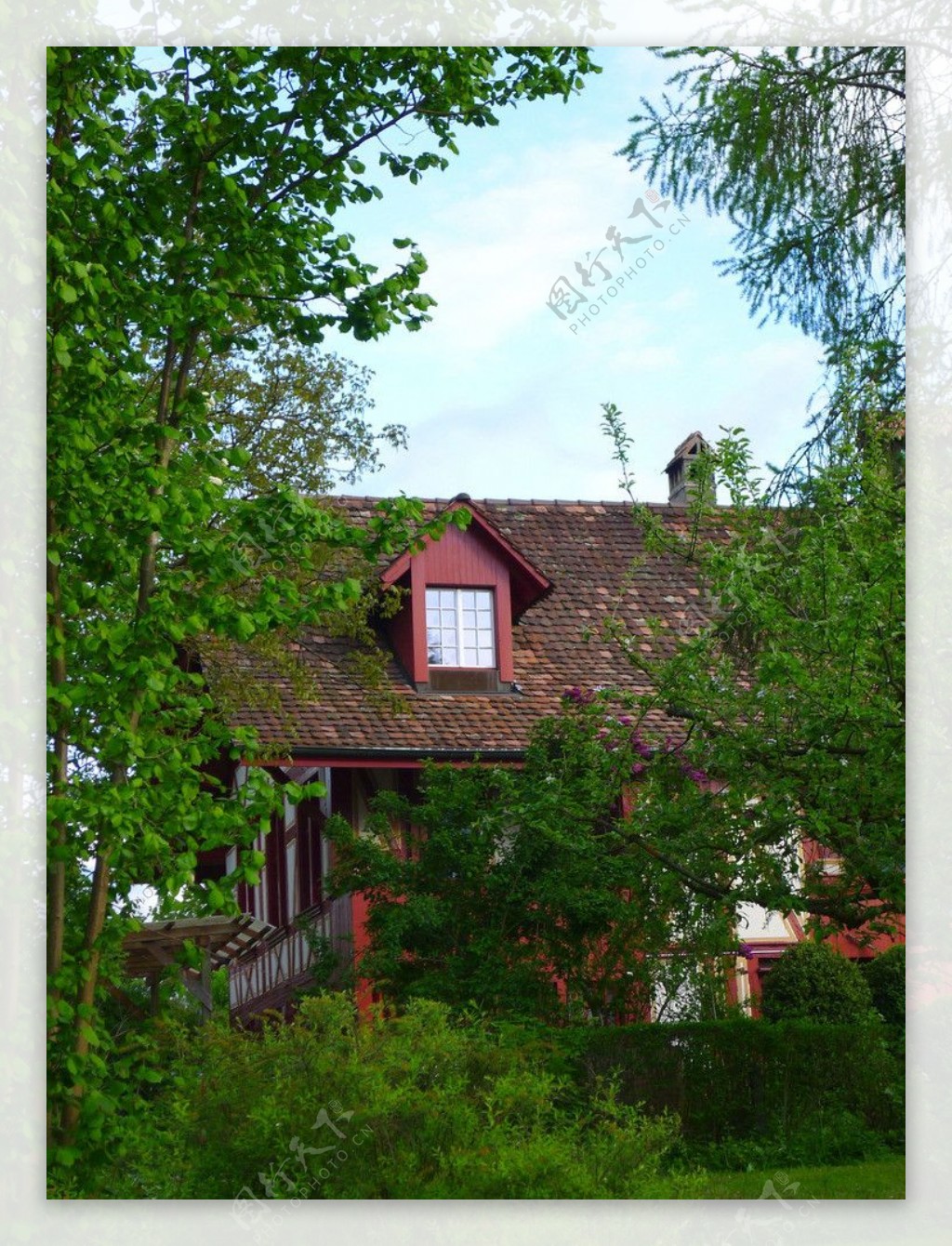 现代瑞士山中的牧人小屋，卧室 库存图片. 图片 包括有 豪华, 风景, 拱道, 布琼布拉, 家具, 里面 - 73887929