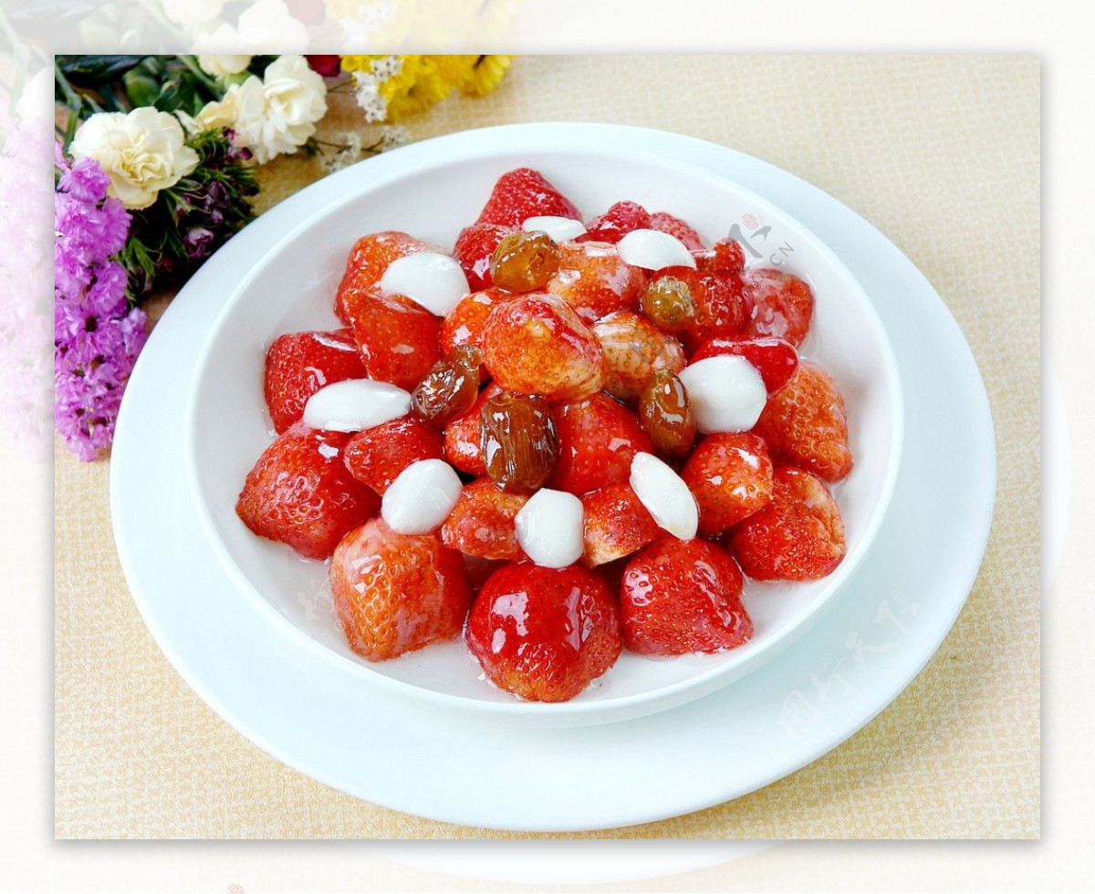 草莓百合煲图片