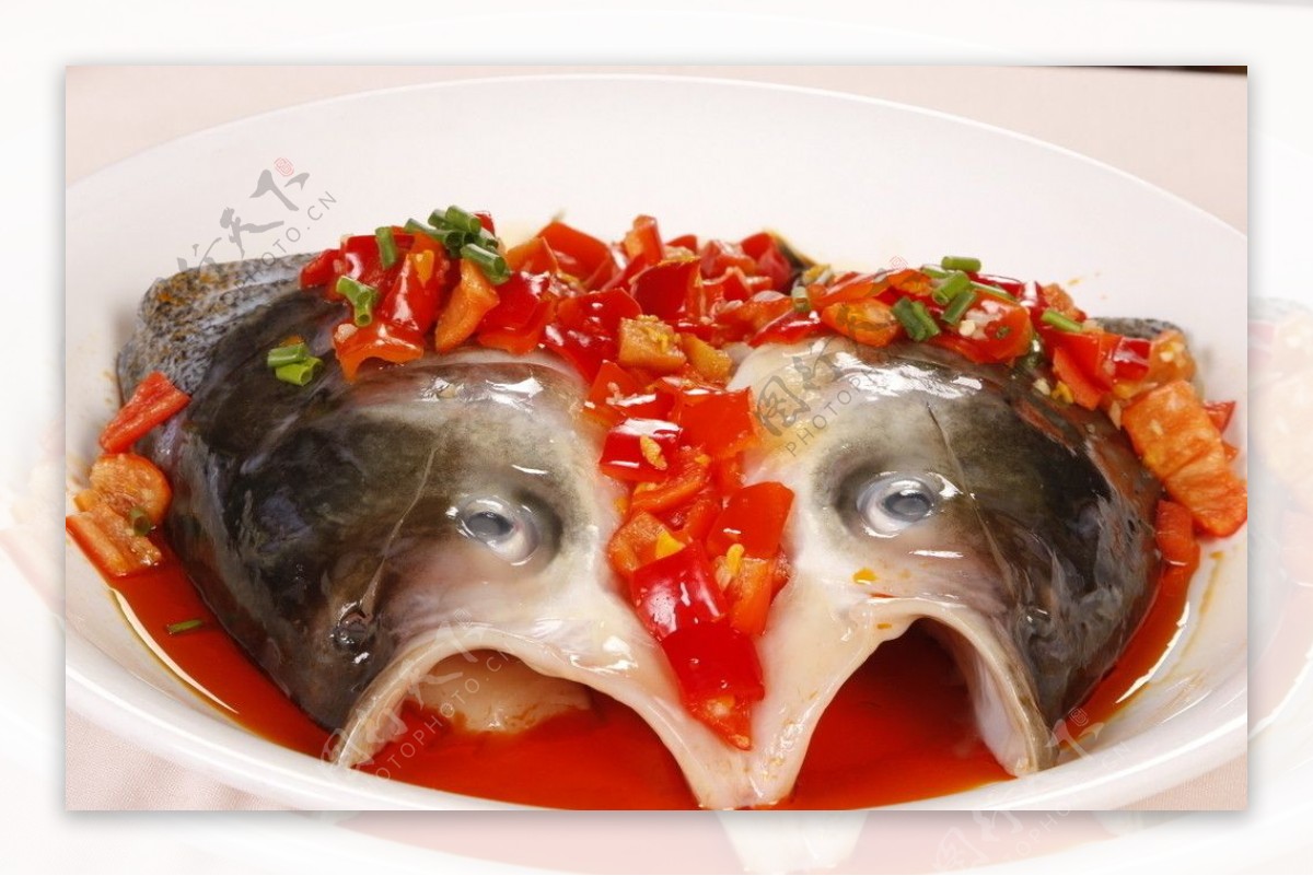 剁椒鱼头怎么做_剁椒鱼头的做法视频_四季餐桌_豆果美食