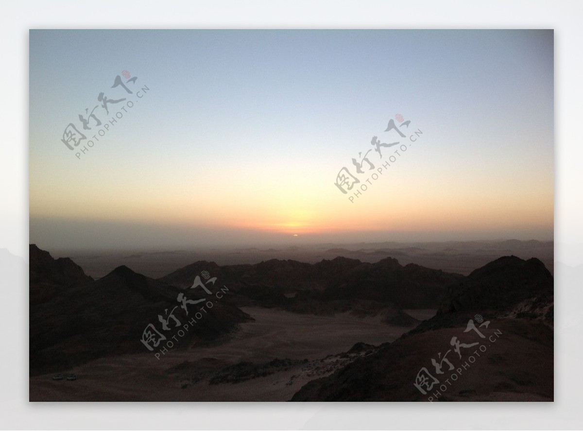 撒哈拉沙漠日出图片