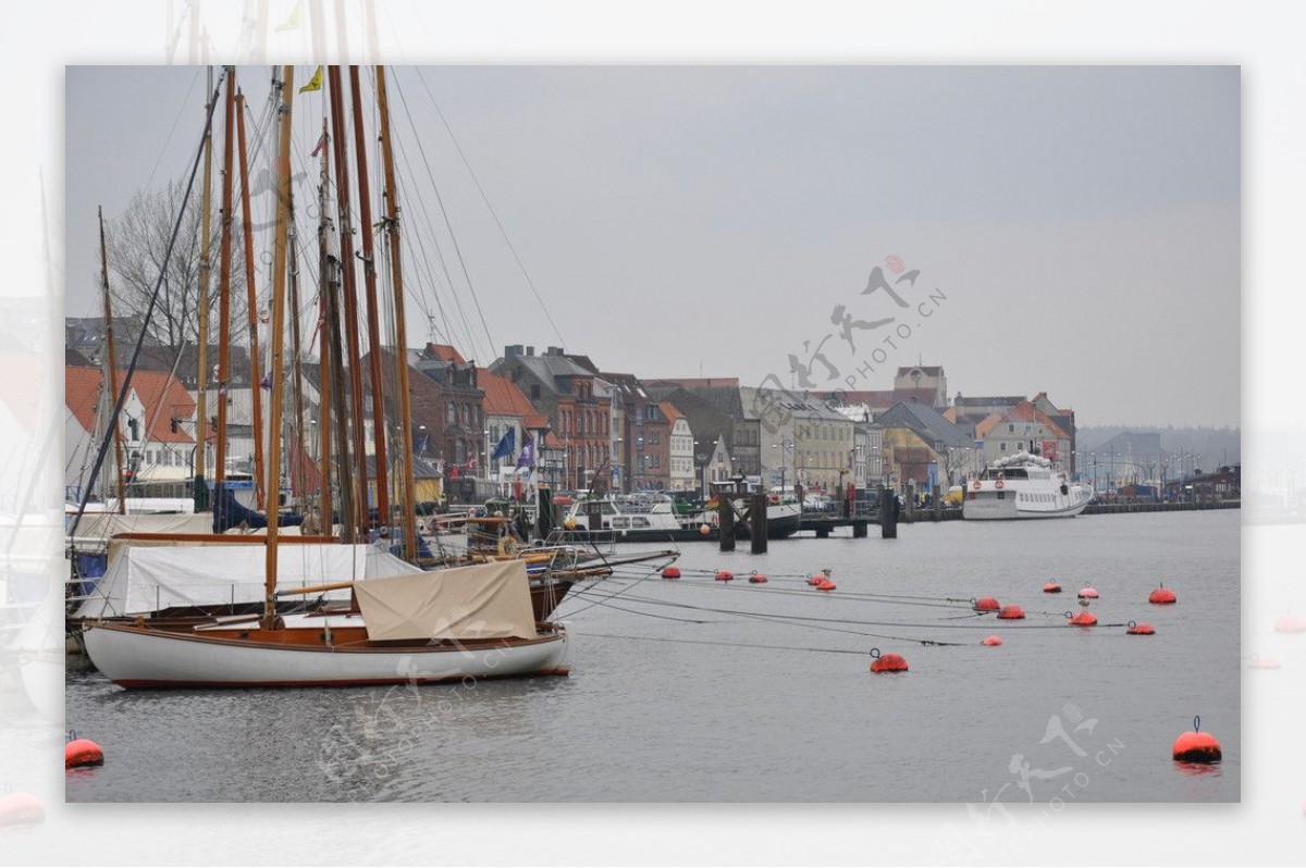 Flensburg弗伦斯堡城市港口的船只图片