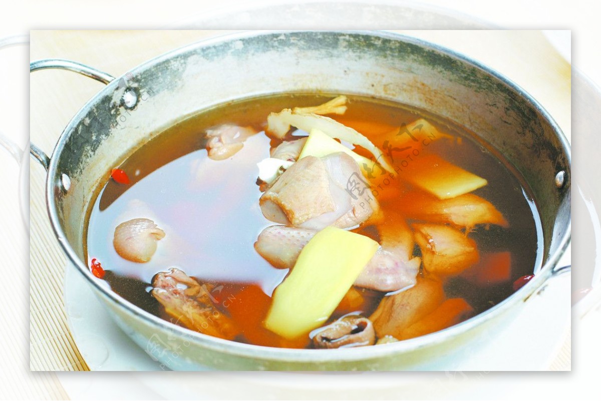 锅仔黄酒煮乳鸽图片