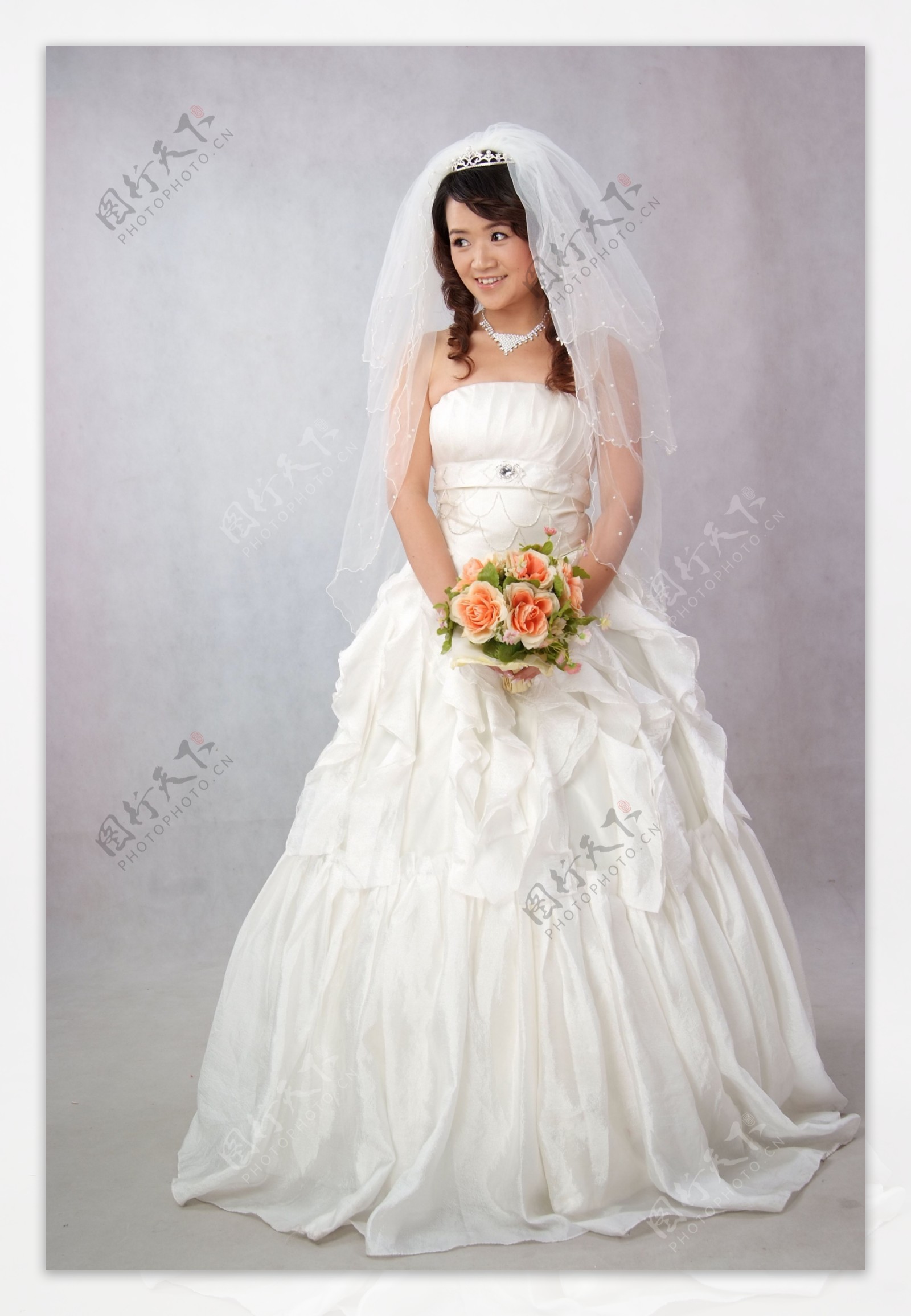 白色婚纱照图片