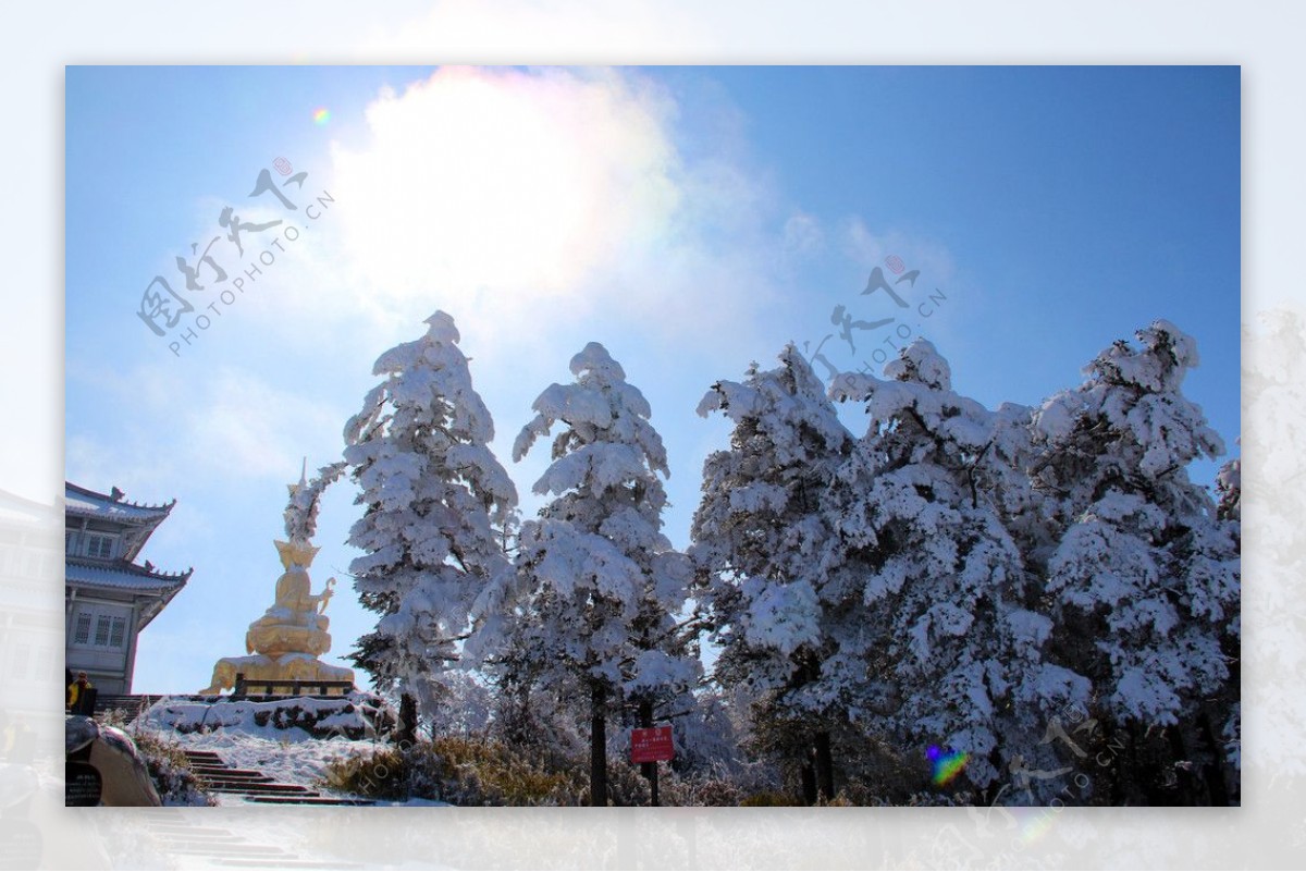 雪景峨眉山图片