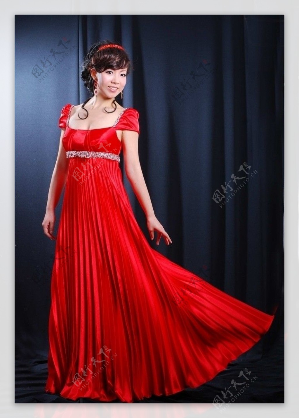 红色条形系列婚纱图片