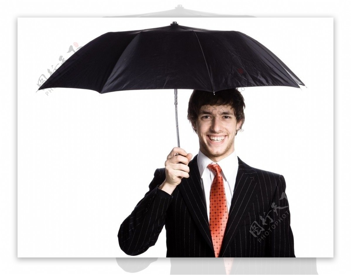 打雨伞的微笑金融商务人物图片