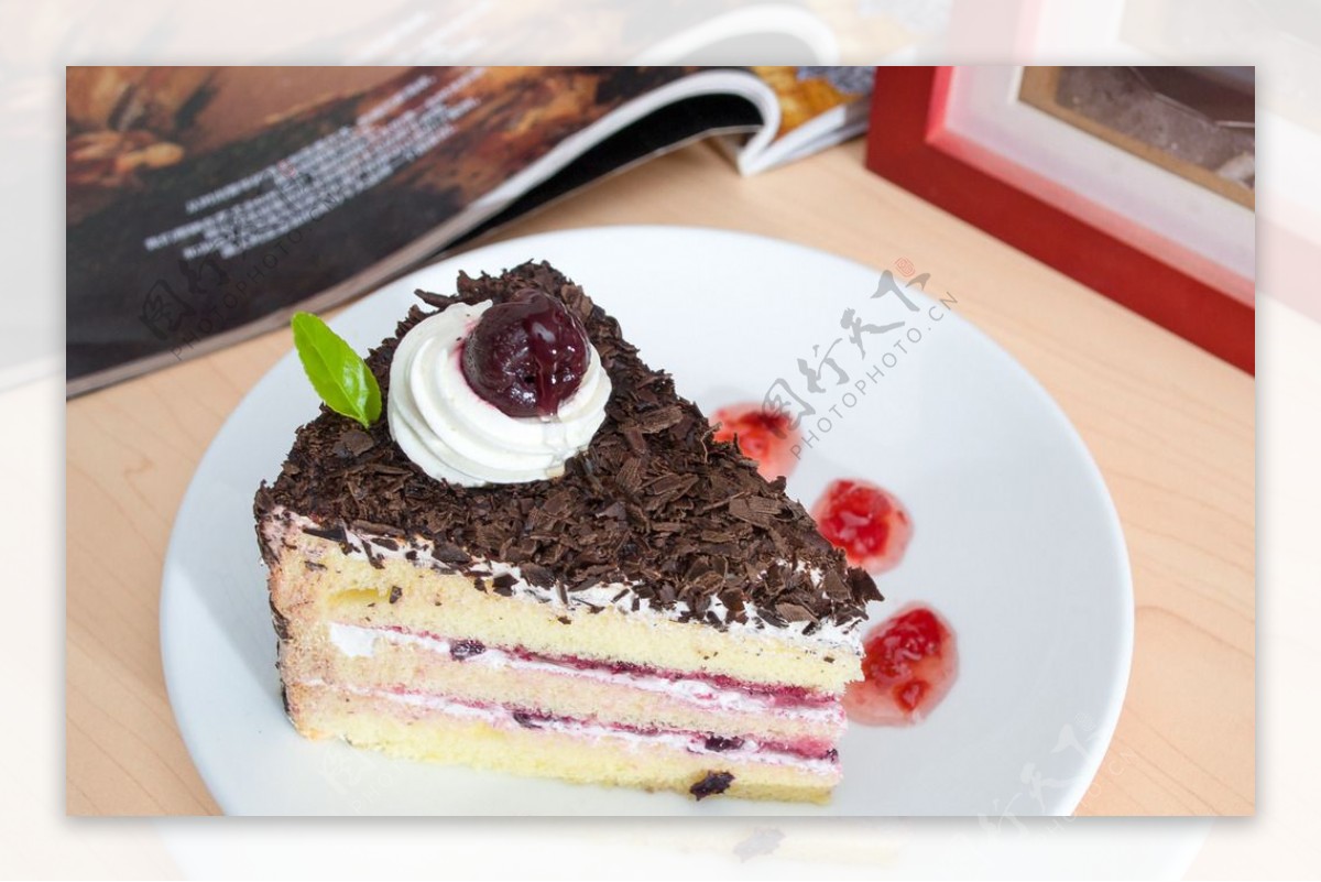 黑森林蛋糕：摇摆于孩童与成人中间的美味