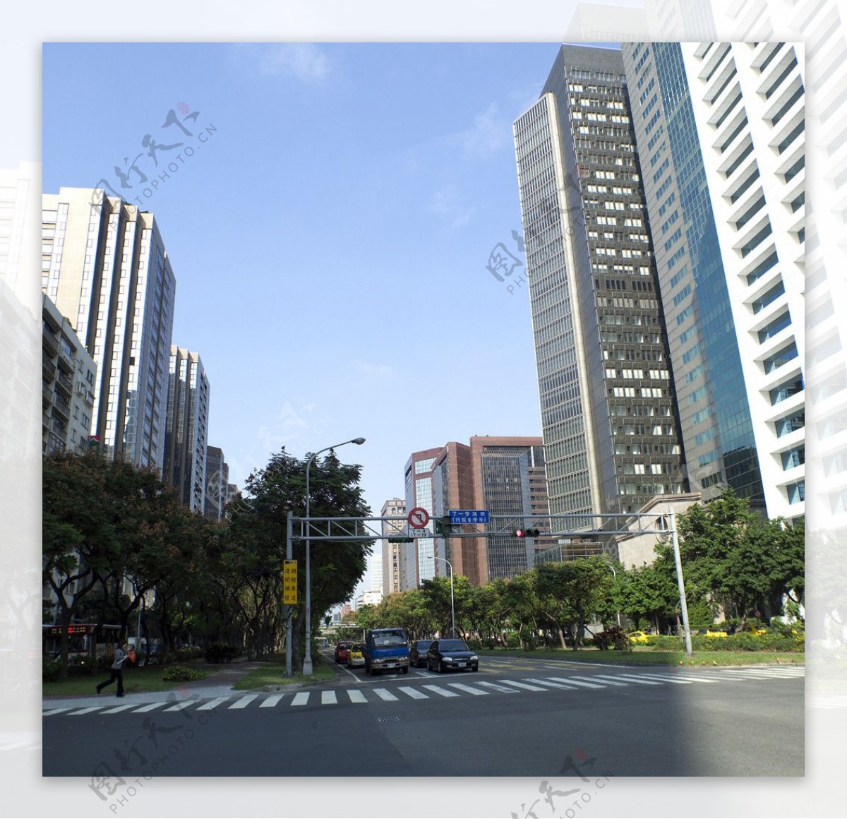 台湾风情都市马路图片