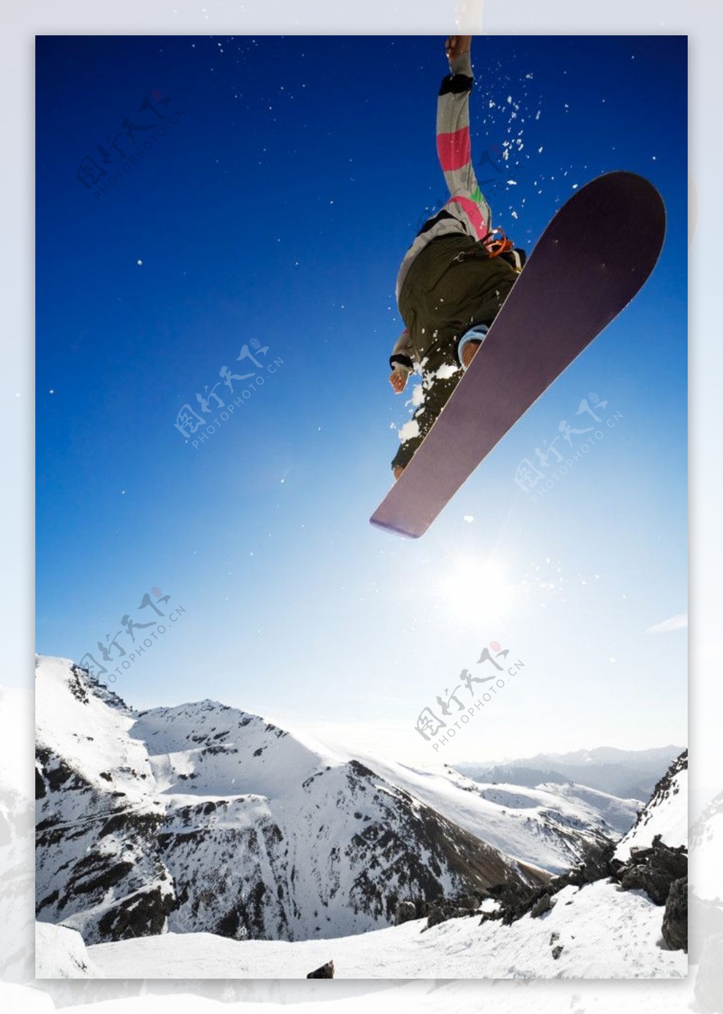高清空中滑雪人物图片