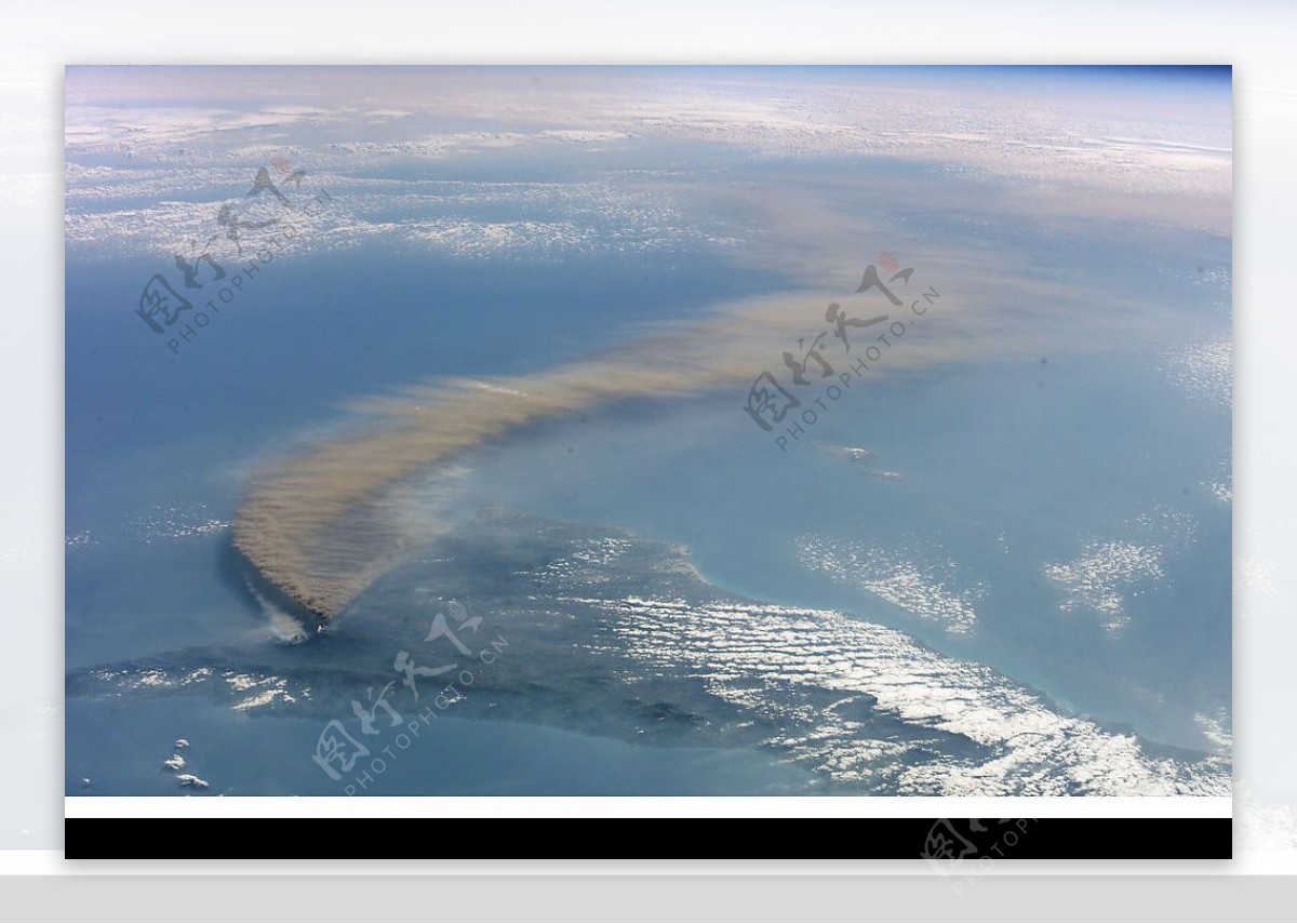 埃特納火山的煙塵图片