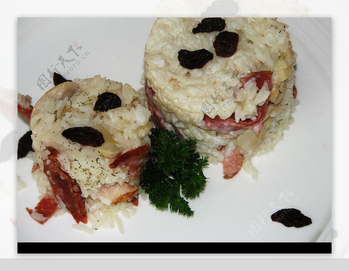 烟肉蘑菇沙乐美肠烩图片
