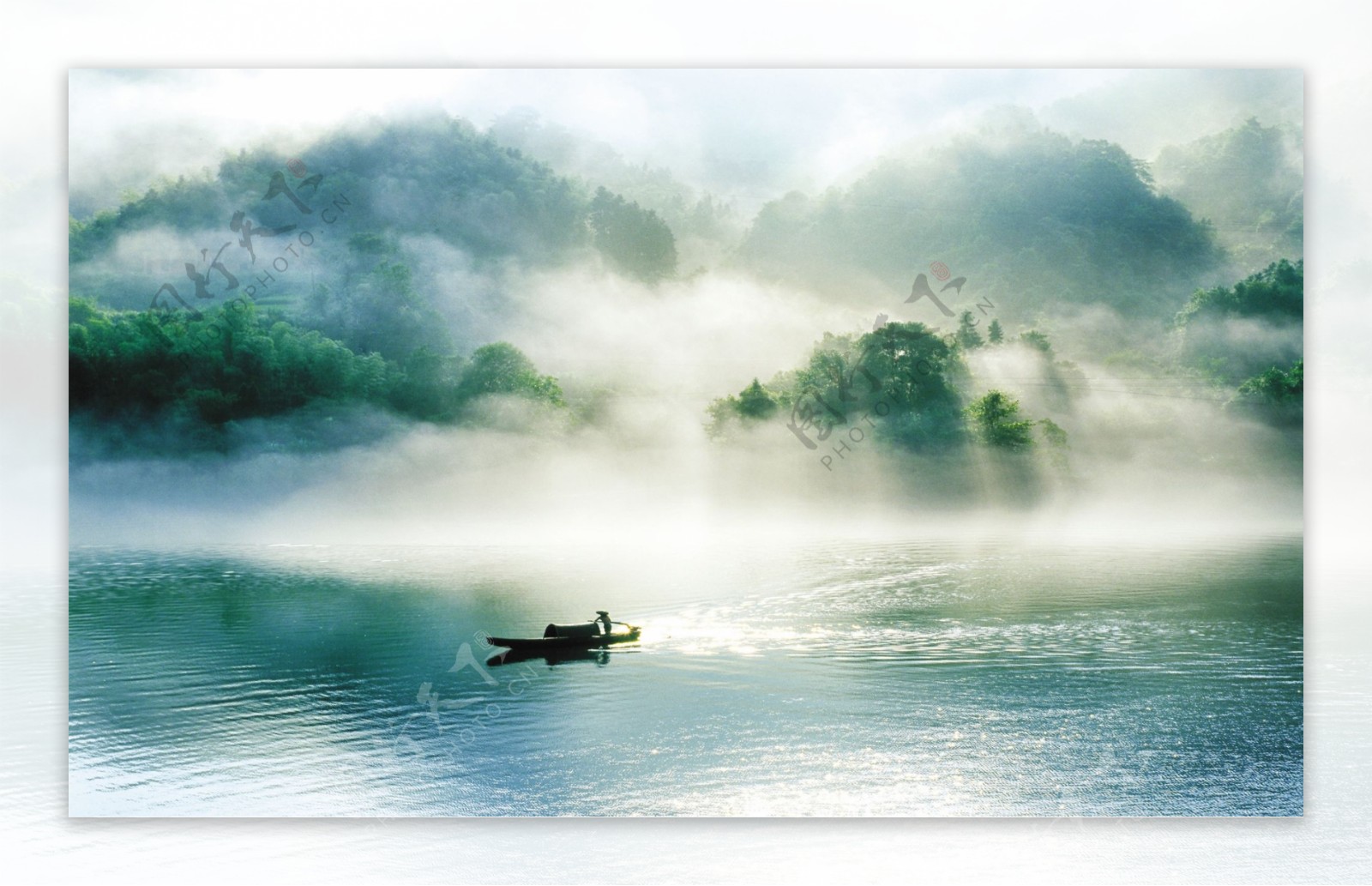 山水碧波风景图片