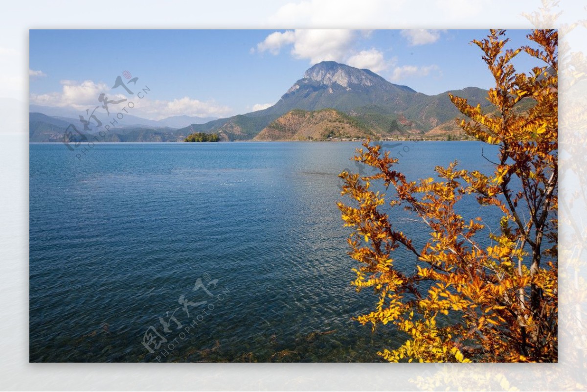 泸沽湖女神山图片