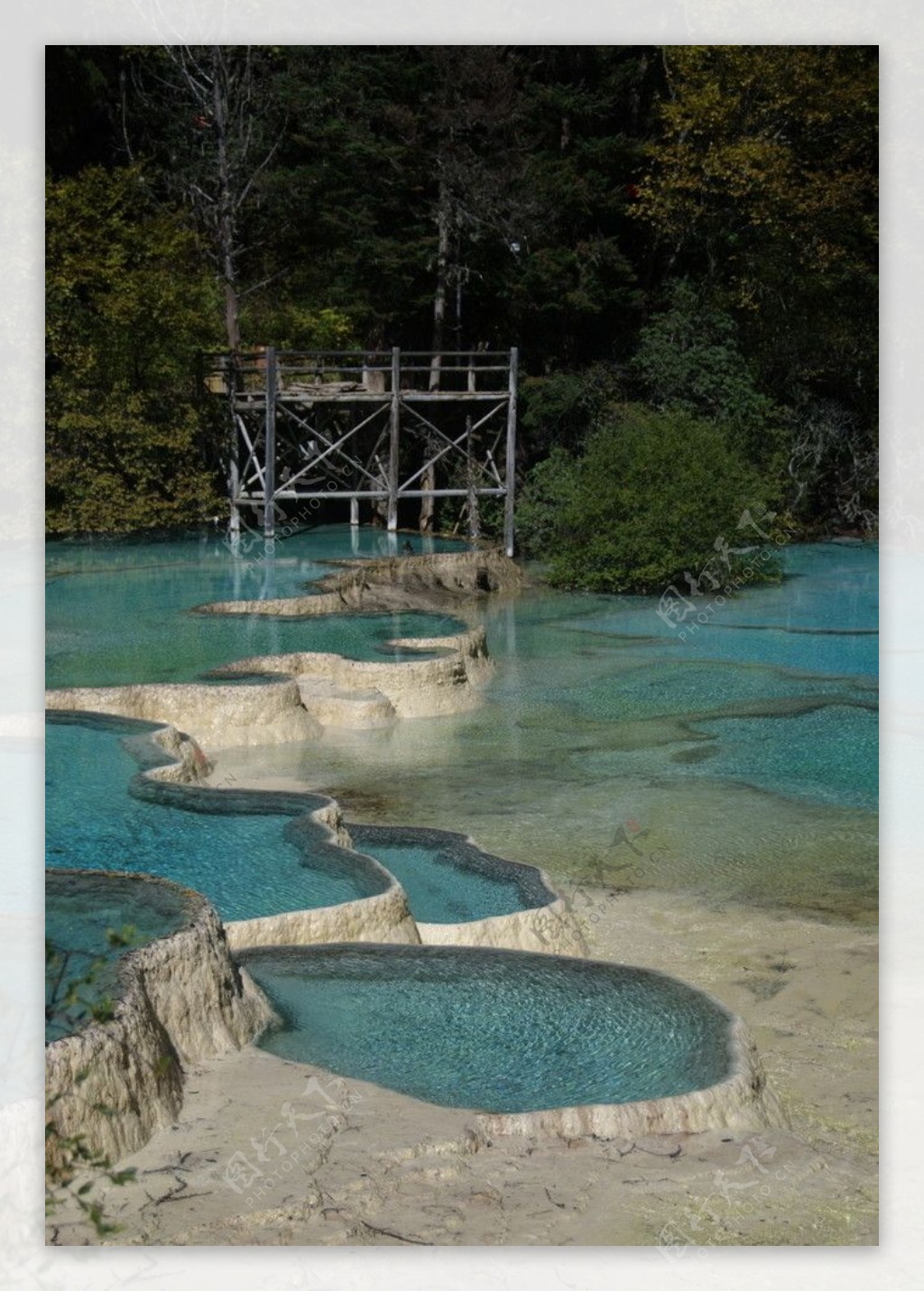 黄龙的池水图片
