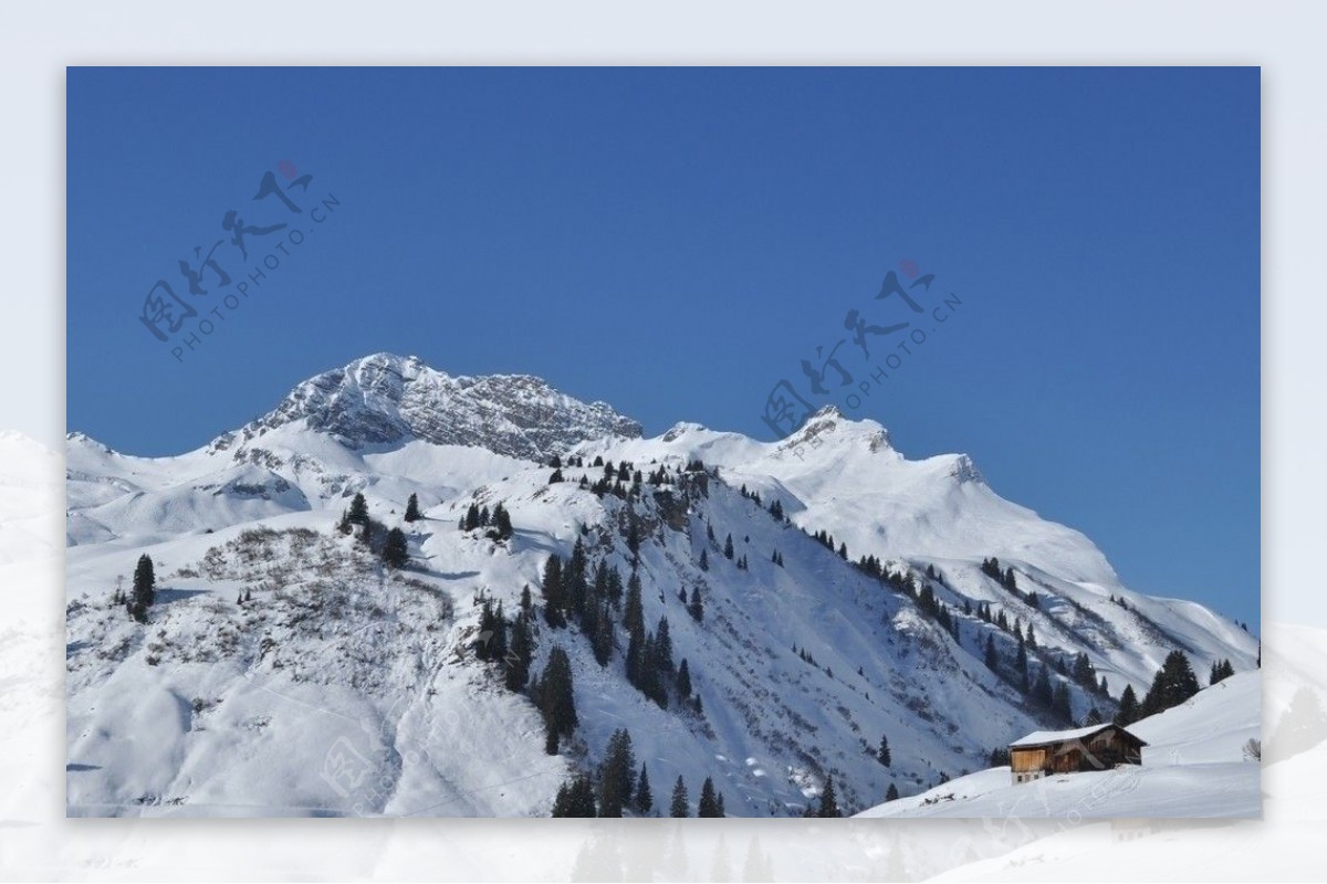 高山雪景图片