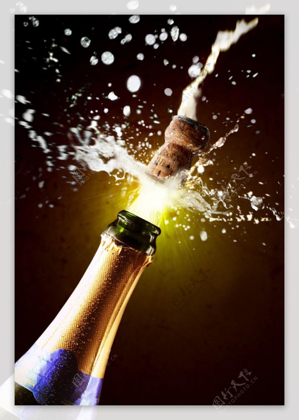 香槟酒杯高清图片下载-正版图片500810050-摄图网
