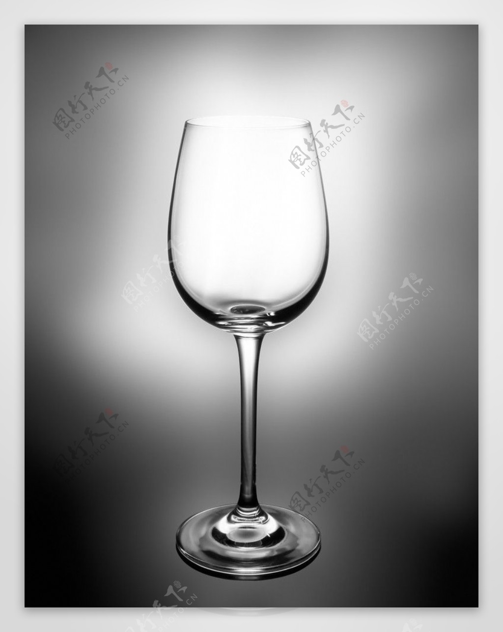 红酒杯商业广告摄影图片