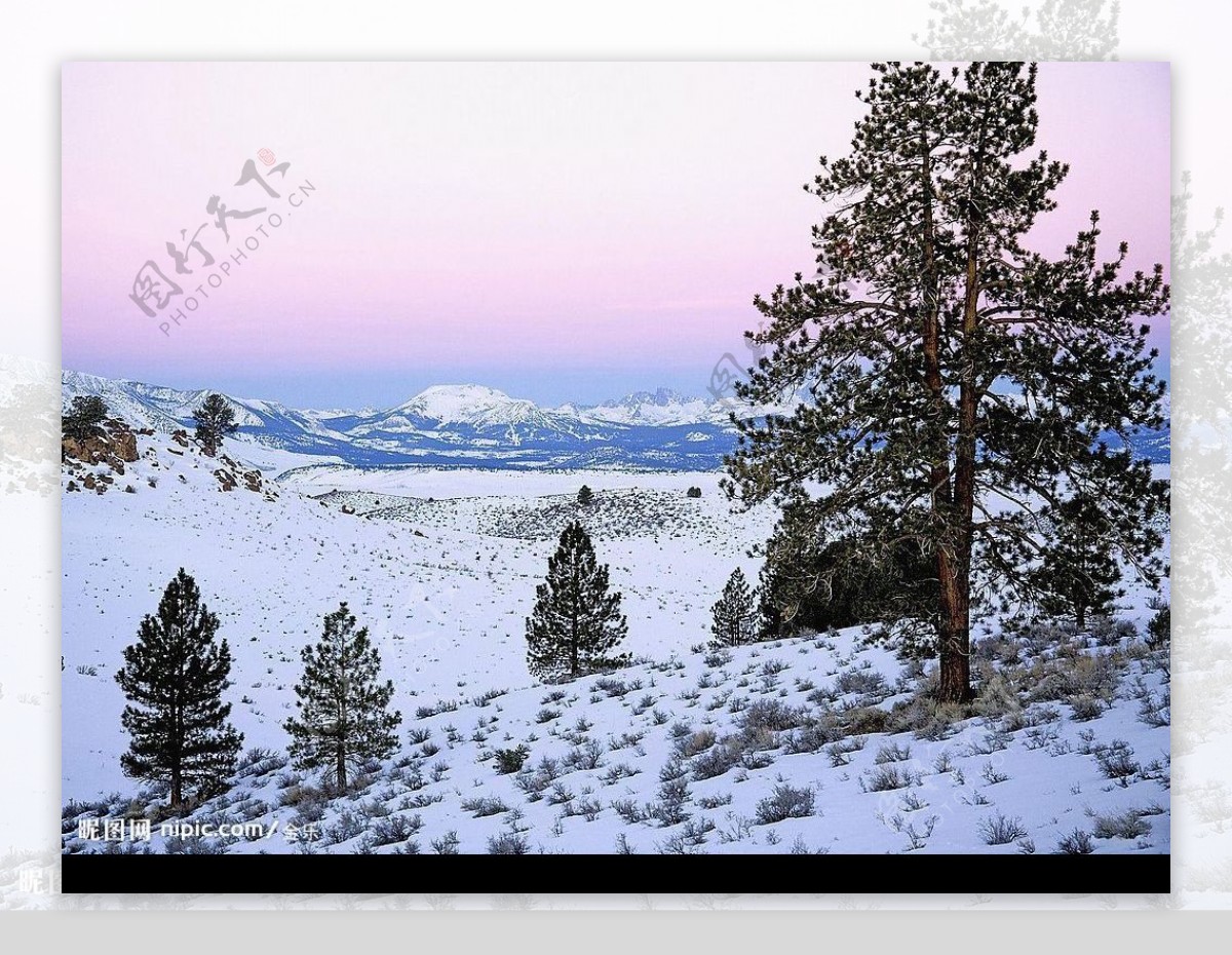 山地雪景图片