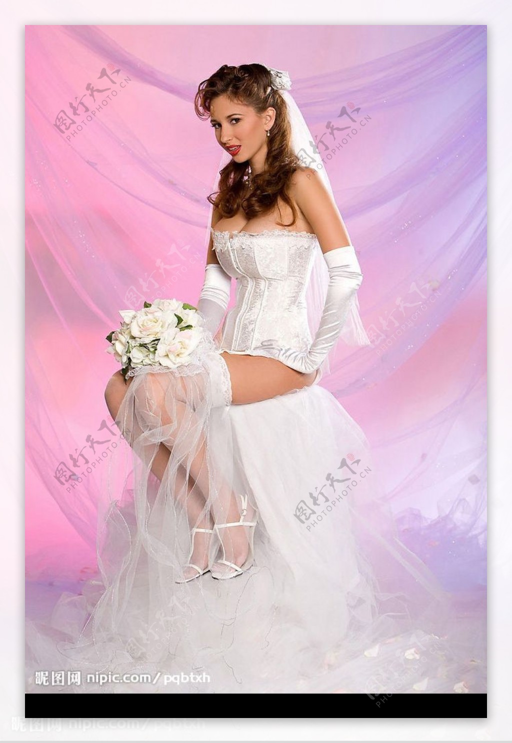 时尚性感婚纱图片